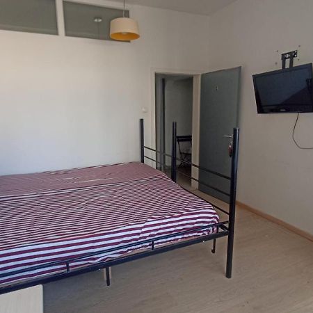 Newborn Comfort Hostel The Biggest Hostel Of Town With Best Location พริสตีนา ภายนอก รูปภาพ