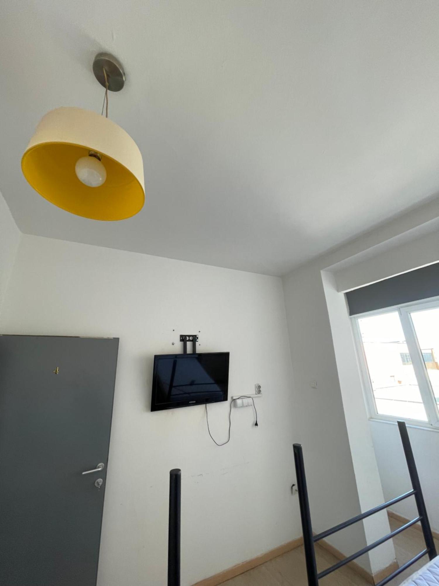 Newborn Comfort Hostel The Biggest Hostel Of Town With Best Location พริสตีนา ภายนอก รูปภาพ